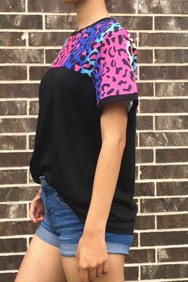 COLORFUL LEOPARD HALF PRINT TEE