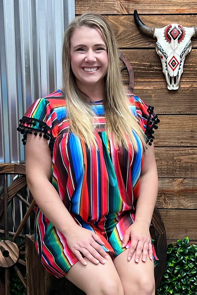 SERAPE TOP W/ BLACK POM