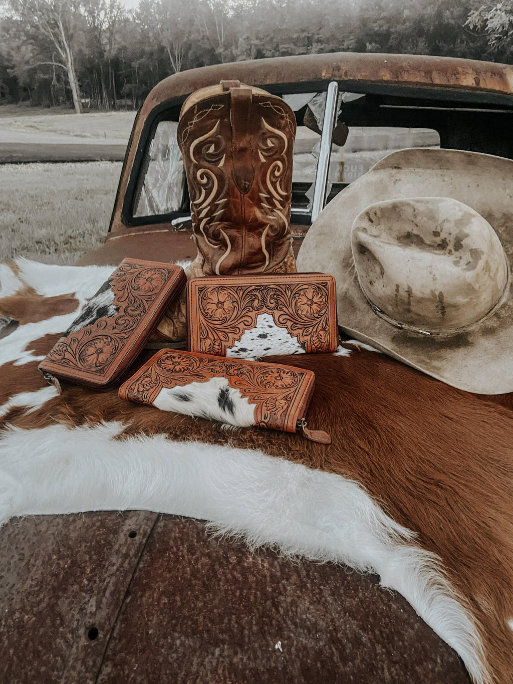Juliet Tooled Leather Cowhide Womens Wallet Clutch